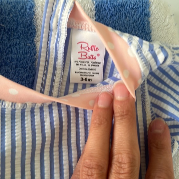 Ruffle butts shirt and bottom - Picture 2 of 3